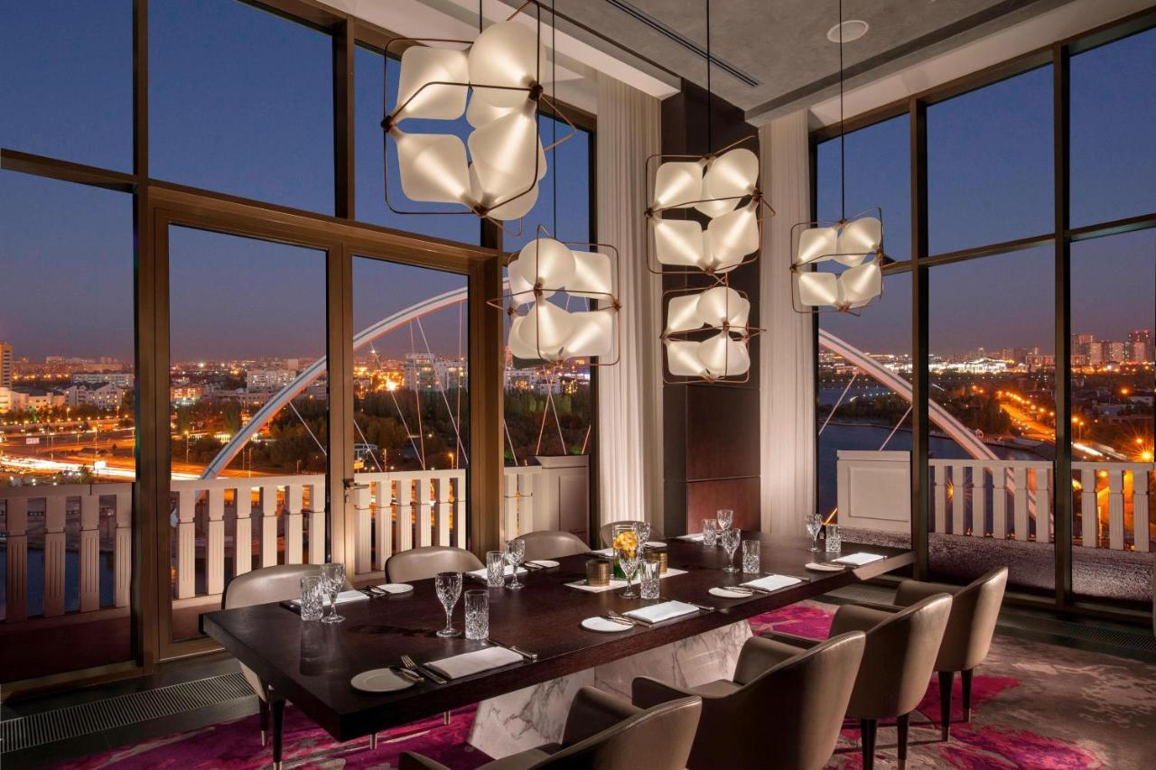 The St. Regis Astana Ξενοδοχείο Εξωτερικό φωτογραφία The dining room at the 101