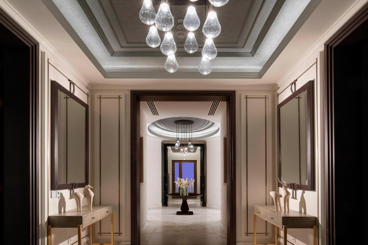 The St. Regis Astana Ξενοδοχείο Εξωτερικό φωτογραφία The interior of the hotel