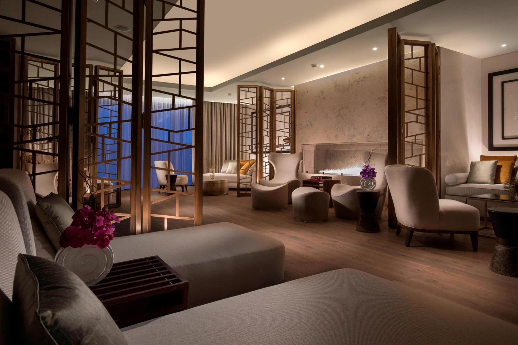 The St. Regis Astana Ξενοδοχείο Εξωτερικό φωτογραφία The Spa at The Ritz-Carlton, Dubai